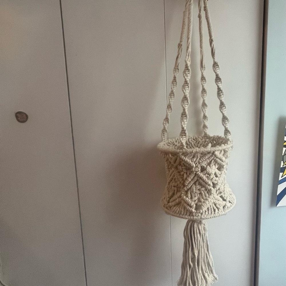 MACRAME PLANT HANGER